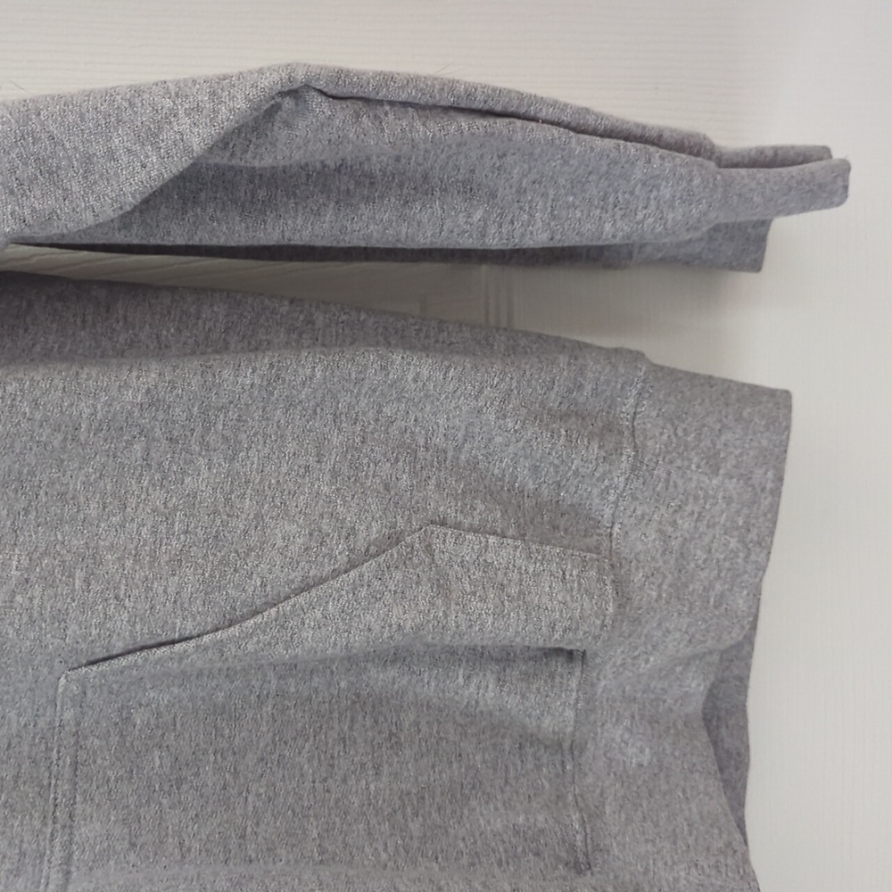 Sz.M Chick-Fil-A Gray Hoodie .. Kangaroo Style Hoodie w Front Pocket - Picture 4 of 9